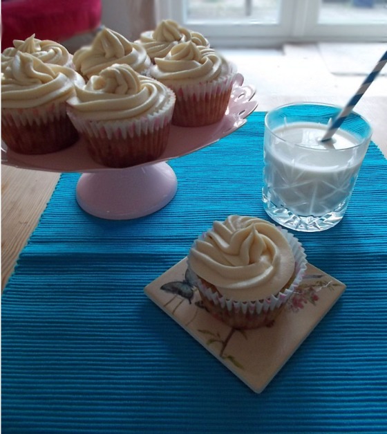 Banana cupcakes with salted caramel frosting